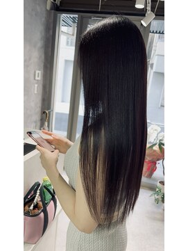 ロイ 梅田(Roy) ストレートロング/スーパーロング/紫カラー/ツヤ髪／艶カラー