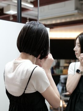 アナンダ(ananda) ダークブラウン×ミニボブ