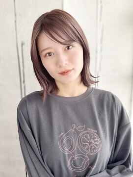 ビアンコドゥーエ(bianco due) 艶カラーのくびれ外はねボブ