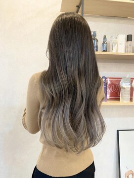 エル オオサカ 心斎橋店(L. OSAKA) バレイヤージュロング_グレージュカラーボブウルフ_Y71