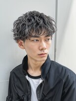 ユニル(Unille)&nbsp;泉駅/メンズ/MEN’S/ニュアンスパーマ/センターパート/学割U24