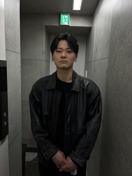 クロム トウキョウ ザ バーバーアルト 神保町店(CHROM TOKYO the Barber ALT) センターパート