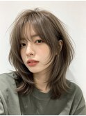 ヘアカラーグレージュカチモリヘアレイヤーボブ50代ボーイッシュ