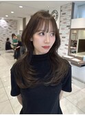 透明感オリーブベージュと大人上品レイヤーカット