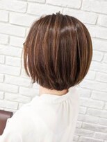 ミーティア バイ クアトロ(Meteor By QUATRO) 艶々まるボブ