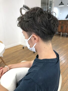 ヘッズ 本八幡店(HEADS) MEN'S HAIR  センターパート　ツイストスパイラル　コンマヘア