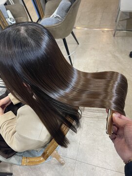 アンフィユヌキャトル(AnFye une Qatll) 髪質改善トリートメントで艶髪に変身♪