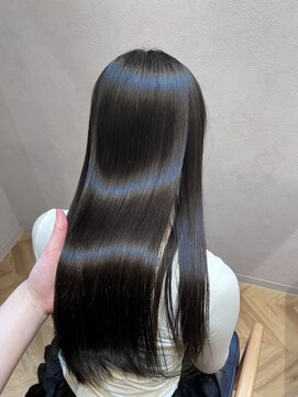 ナンバー 大分中央町店(N°) 艶感たっぷり艶々ストレート♪　【KOTOMI】@koto._.mi1