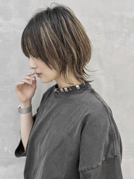 ダブルトーキョー シブヤ(W-TOKYO SHIBUYA) コントラストハイライト　ウルフカット　ショートウルフ　ウルフ