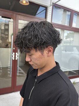 ジゼラ(GISELA) 刈り上げマッシュ×波巻きスパイラル