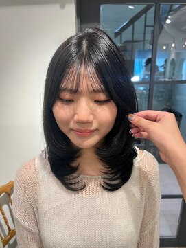 クレビア 名古屋(CreBiA) ブルーブラック×レイヤーカット