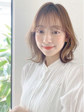 レア 表参道(L'ea) 大人ガーリーダークアッシュミディアムレイヤー似合わせカット