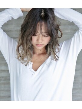 メロウ(MELLOW) 【髪の赤みを消し去る】ブリーチハイライト×シアーアッシュ