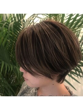 モノクロ(MONOCHRO) MONOCHROスタンダードショートボブ