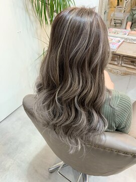 アンジー(Anzie) バレイヤージュ