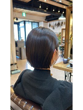 チリンバイロストシティー(Chillin by LOSTCITY) ぱっつんボブ