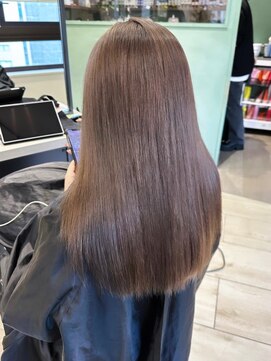 ユーフォリア 銀座本店(Euphoria) アッシュブラウンカラー　透明感　うる艶　ストレート　ロング