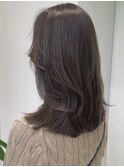 くすみグレージュ/ミディアムレイヤー