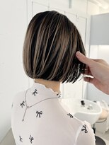 ノラ ウメダ(NORA UMEDA)&nbsp;アンブレラカラーハイライトボブバレイヤージュホワイトブリーチ