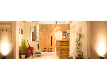 フェイスワン(Face 1)の写真