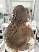 アマトウキョウスマートサロン(AMA TOKYO×Smart Salon) ヘーゼルベージュ ブリーチなし レイヤーカット 海外風