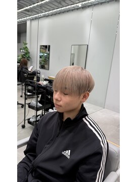 ホワイトベージュ/暖色カラー/ブリーチカラー［大分駅］