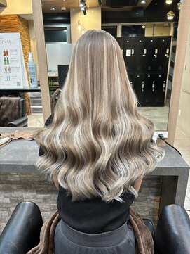 ラピス 横浜(Lapis) Hミルクティーブリーチシールエクステハイライトブリーチカラー