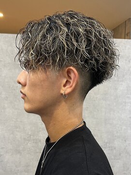 エルマーク 梅田(L-MARK) メッシュハイライトスパイラルパーマツイストパーマツーブロック