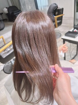 ワン(One...) アッシュブラウン