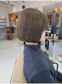 オリーブカラー×ボブ