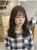 大人可愛いを叶えるくびれレイヤーと地毛風グレージュ