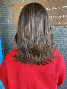 ヘアアンドビューティー クローバー(Hair&Beauty Clover) highlight greige