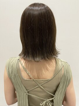 ウクラ バイ レシッド 池袋(uchla by rcid) 切りっぱなしロブシアーカラー/姫カット/ダークアッシュオリーブ
