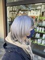 ラグヘアーワークス(LAG HAIR WORKS) ブリーチ必須。ホワイトシルバー◎