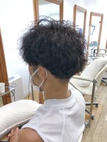 ヘッズ 本八幡店(HEADS)&nbsp;MEN'S HAIR  センターパート　ツイストスパイラル　コンマヘア