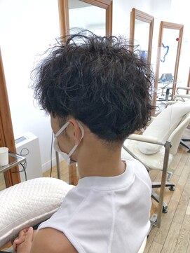 ヘッズ 本八幡店(HEADS) MEN'S HAIR センターパート ツイストスパイラル コンマヘア