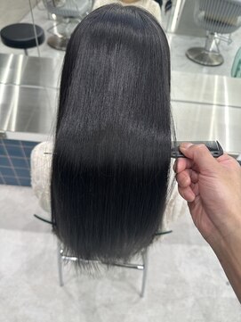 ロンドルーチェ 心斎橋(Lond luce) ダークアッシュ/ミディアムレイヤーカット［髪質改善/縮毛矯正］