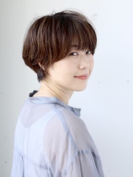 フェリチタ ひばりヶ丘(FELICITA) 大人ショート×白髪ぼかしハイライト