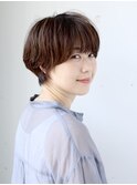 大人ショート×白髪ぼかしハイライト