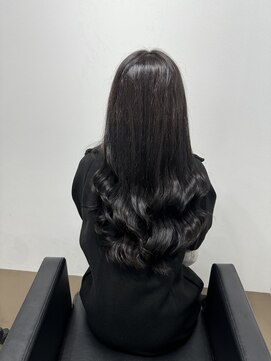 イオエ 岡本(ioe) 黒髪/グレーベージュ/レイヤーロング/前髪パーマ/艶髪/髪質改善