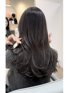 カラ フクオカ(Cara FUKUOKA) 【ヘーゼルグレージュ&レイヤーカット】《福岡透明感カラー》