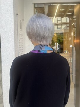 エイトヘアー(8 HAIR) ホワイト