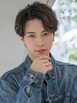 シティ(CITY) 小久保styleフェザーパーマグレーブルーカラー刈り上げショート