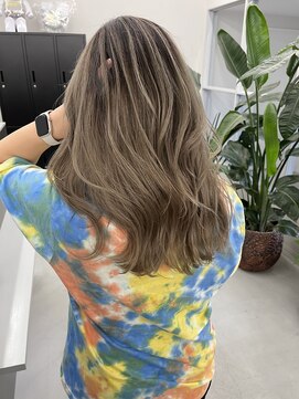 ティミー(Timmy) バレイヤージュ