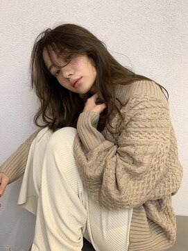 エイチ(811) くびれヘアアプリコットオレンジハイライトカラーウルフカット