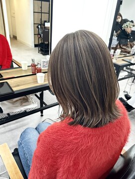 ネオリーブ クーロ(Neolive curro) 白髪を生かす♪デザインハイライトがオススメ♪