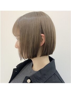 モーメント(Moment) 前下がりボブ 切りっぱなしボブ ショートボブ 美髪