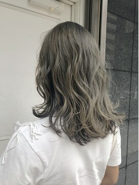 イル(iLu.) アッシュグレーグレージュオリーブグリーン