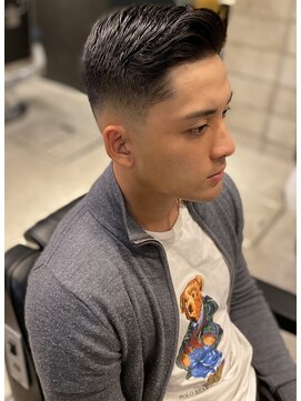 フランクスバーバー アンド ビアークラブ(FRANK'S BARBER and BEER CLUB) ショートレイヤーかき上げサイドパートショート