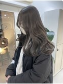 オリーブグレージュ